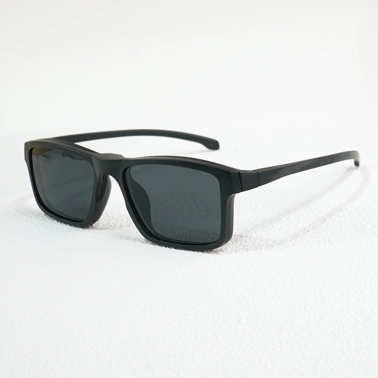A New Set of Magnetic Clip-On Design Fashion Sunglasses, 1 Frame, and 3 Interchangeable Lenses, Unisex New Square Glasses Set